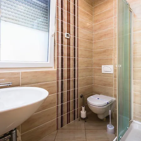 Lichtdurchflutetes Studio-apartment Nur 500 Meter Zum Mit Grillbereich