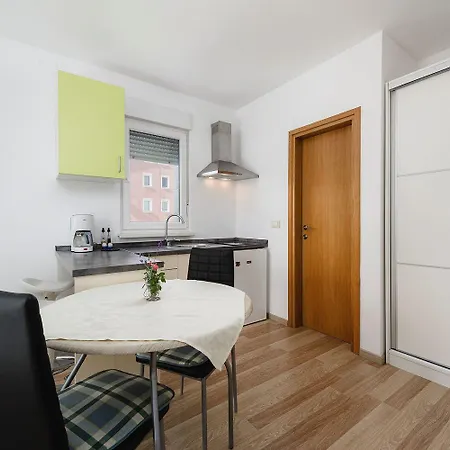 Lichtdurchflutetes Studio-apartment Nur 500 Meter Zum Mit Grillbereich Apartamento