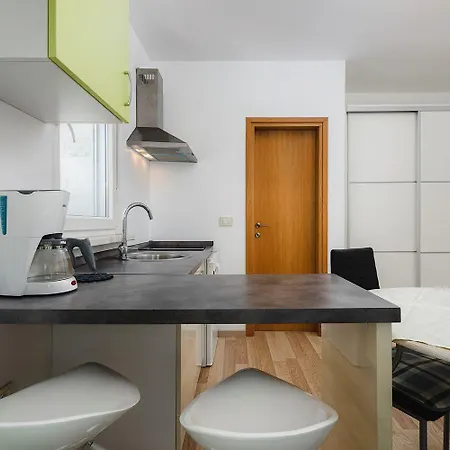 Lichtdurchflutetes Studio-apartment Nur 500 Meter Zum Mit Grillbereich Apartamento *