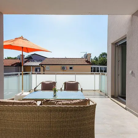 Apartamento Lichtdurchflutetes Studio-apartment Nur 500 Meter Zum Mit Grillbereich Umag