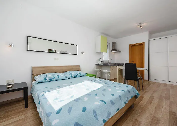 Lichtdurchflutetes Studio-apartment Nur 500 Meter Zum Mit Grillbereich
